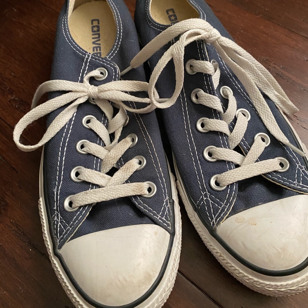 Converse size 9 women’s blue